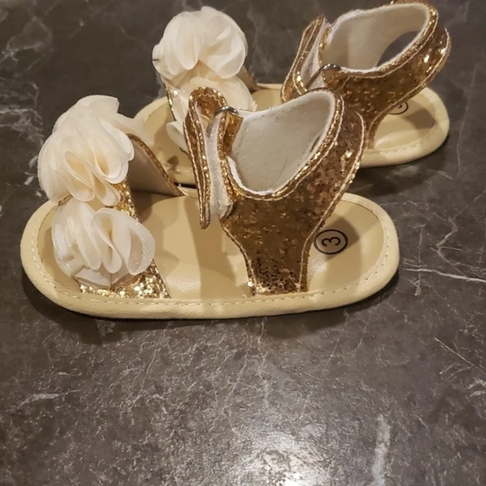 Little girls soft sole sandals‎ size 3